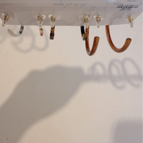 Francesca’s 5-Pack Resin Hoop Earring Set | Neutral Tones | NWT - Picture 7 of 8